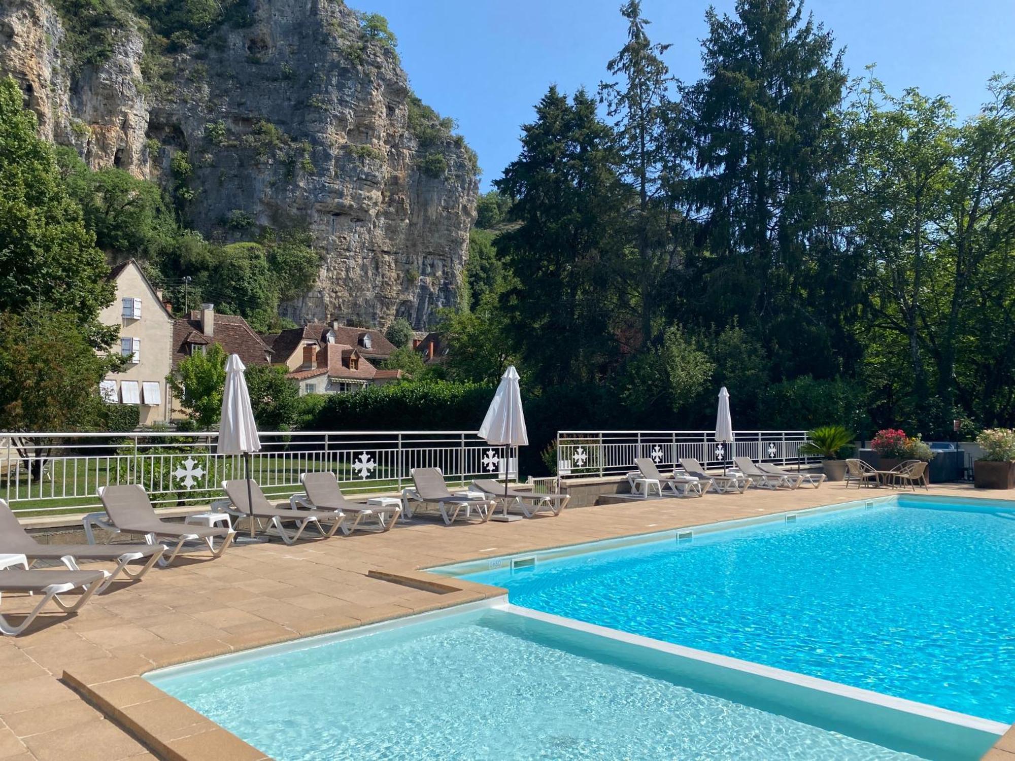 Logis Hotels - Hotel Restaurant Domaine Les Falaises Martel Εξωτερικό φωτογραφία