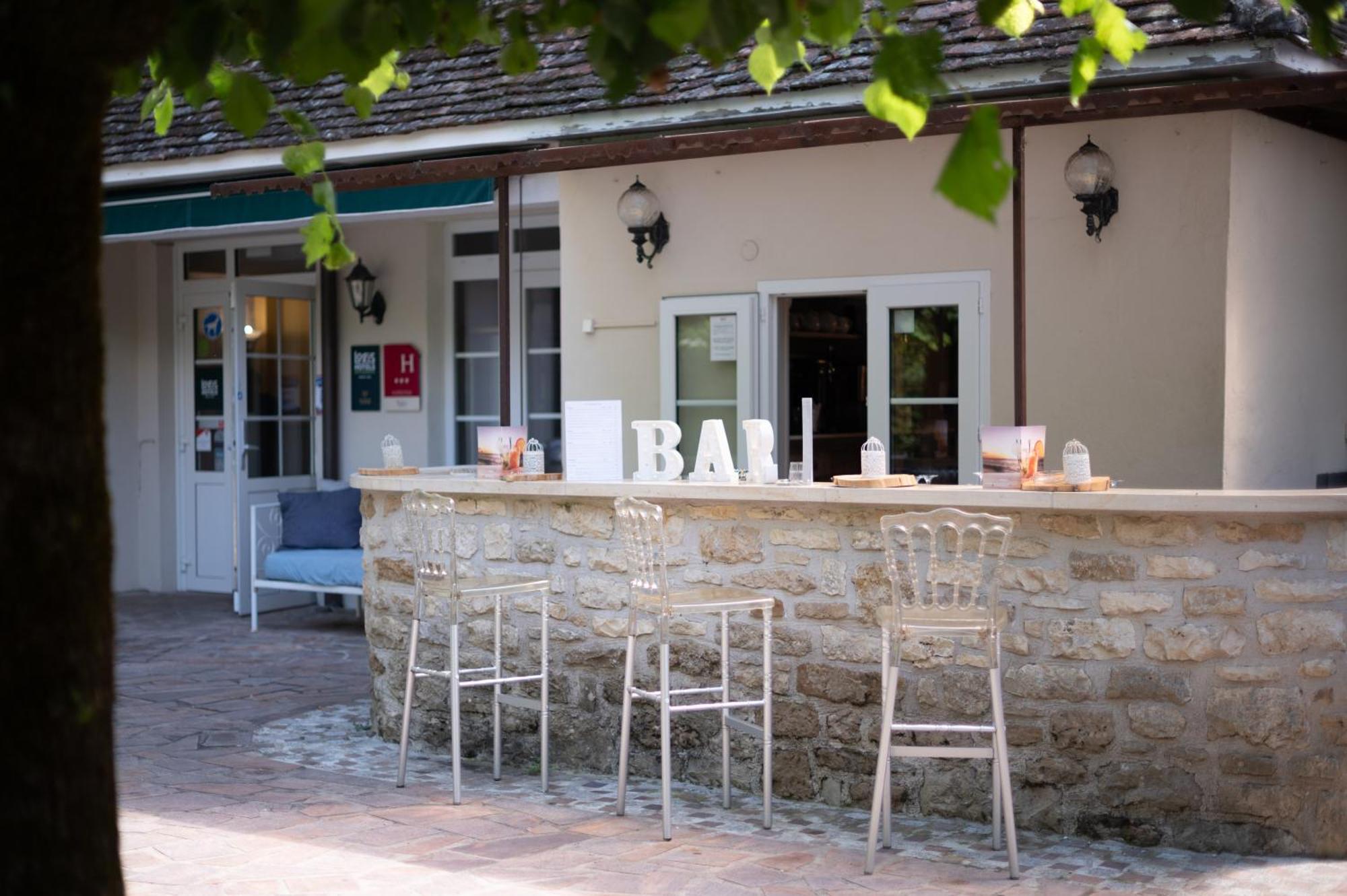 Logis Hotels - Hotel Restaurant Domaine Les Falaises Martel Εξωτερικό φωτογραφία