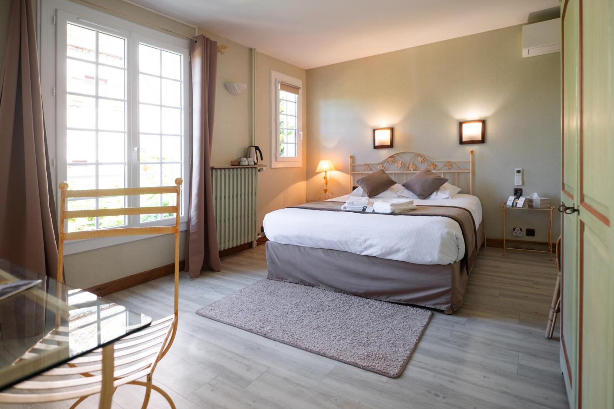 Logis Hotels - Hotel Restaurant Domaine Les Falaises Martel Εξωτερικό φωτογραφία