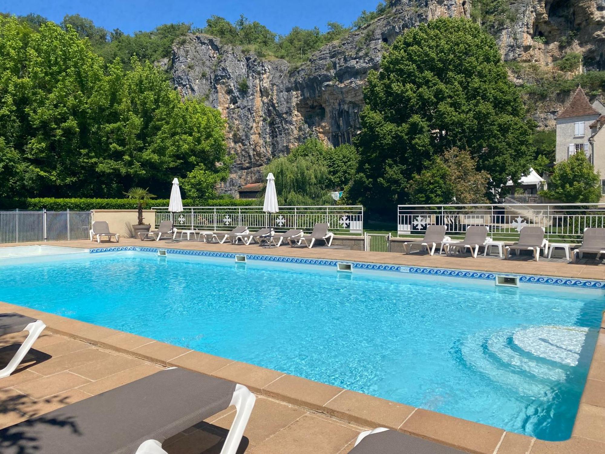 Logis Hotels - Hotel Restaurant Domaine Les Falaises Martel Εξωτερικό φωτογραφία