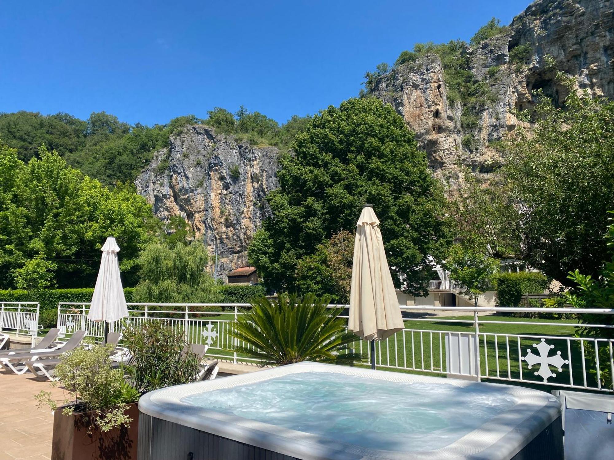 Logis Hotels - Hotel Restaurant Domaine Les Falaises Martel Εξωτερικό φωτογραφία