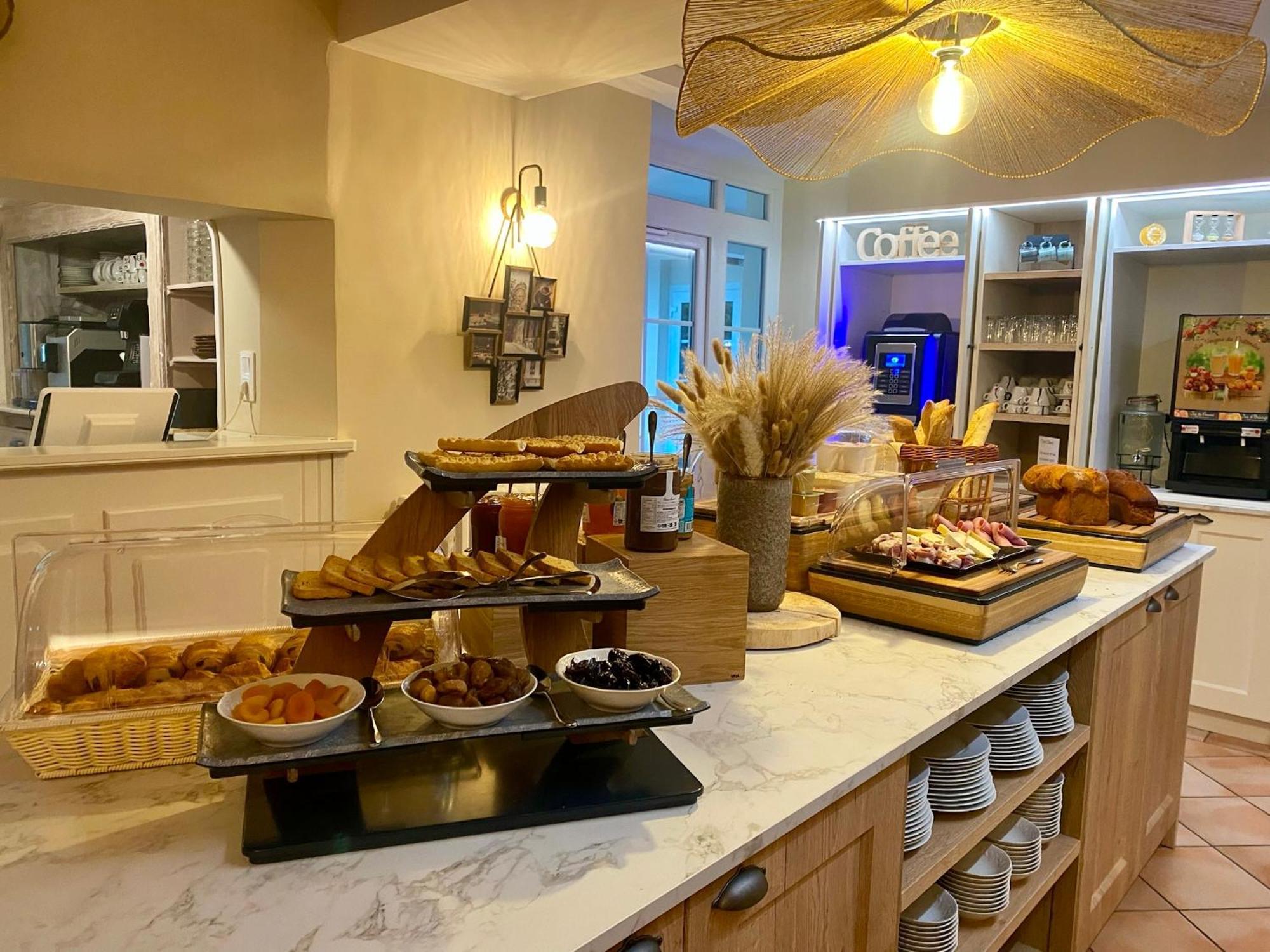 Logis Hotels - Hotel Restaurant Domaine Les Falaises Martel Εξωτερικό φωτογραφία